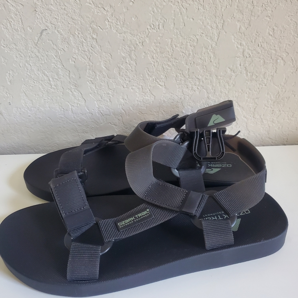 OZARK TRAIL MEN'S LIGHTWEIGHT SANDALS SIZE 13